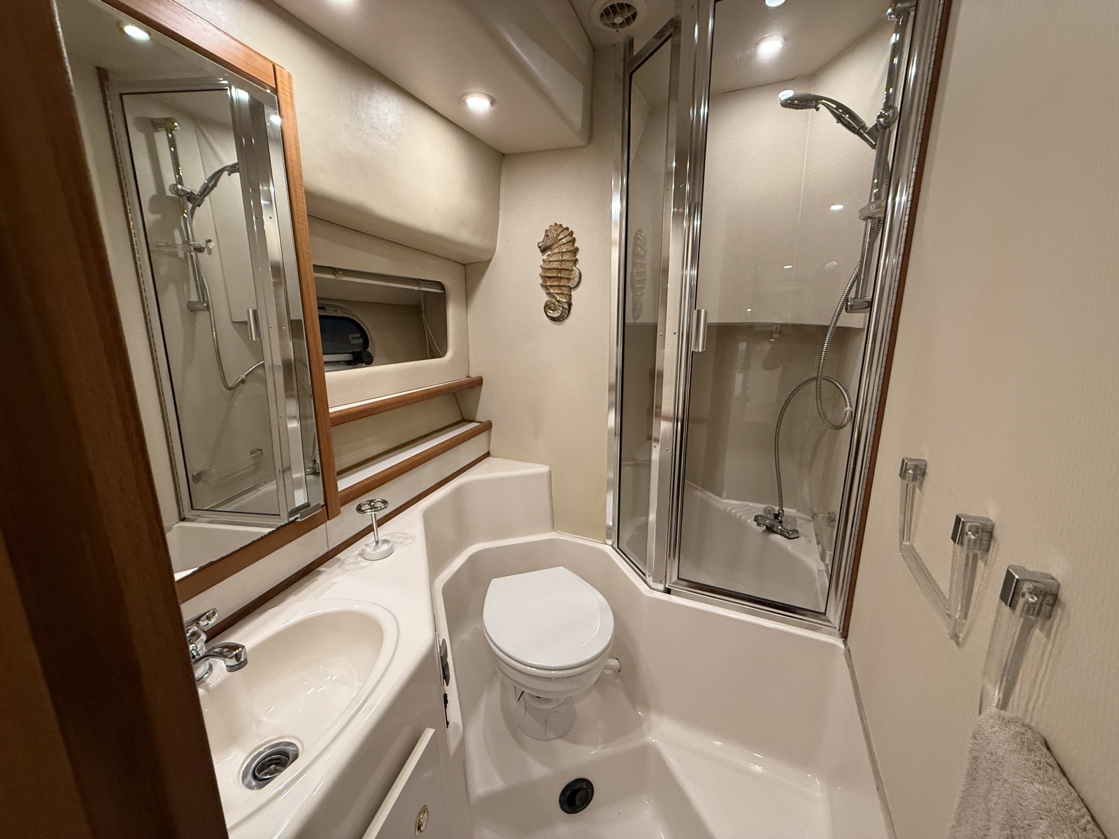 47' 1998 Bayliner 4788