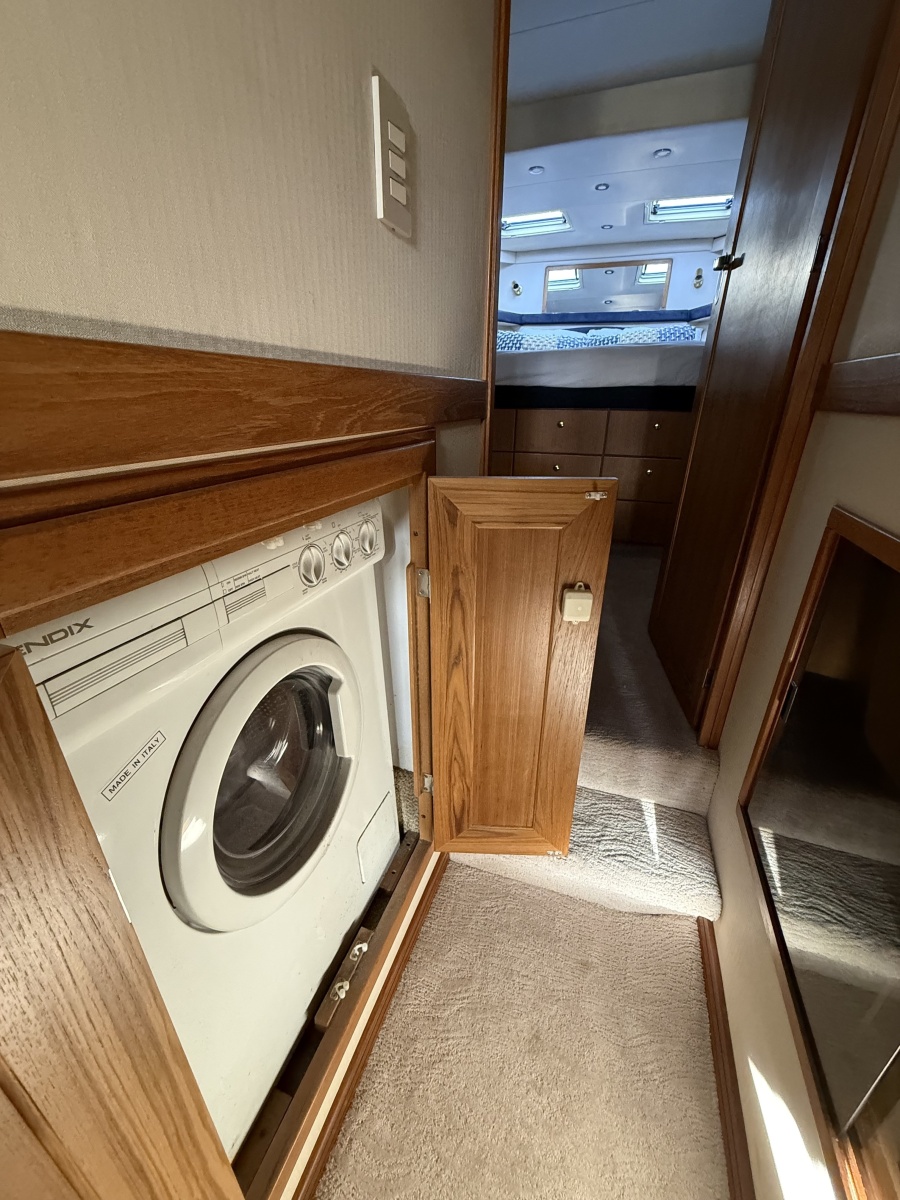 47' 1998 Bayliner 4788