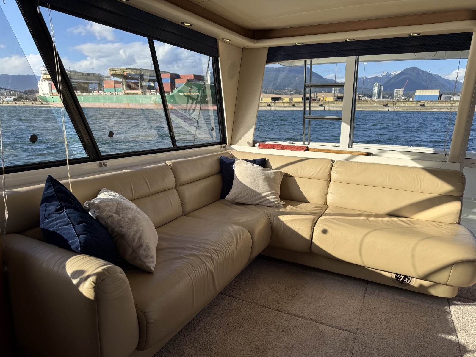 47' 1998 Bayliner 4788