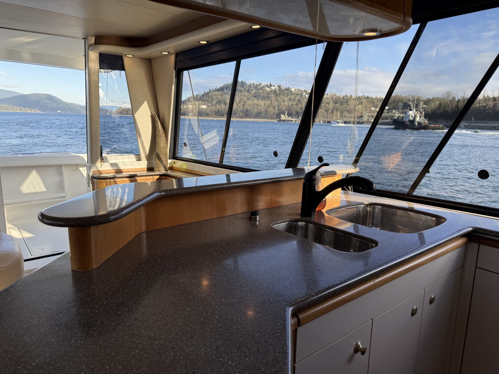 47' 1998 Bayliner 4788