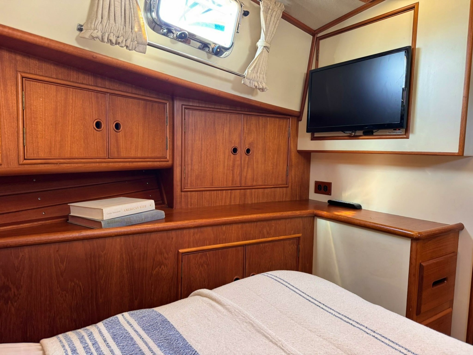 BALMY 38ft Grand Banks Yachts Yacht For Sale