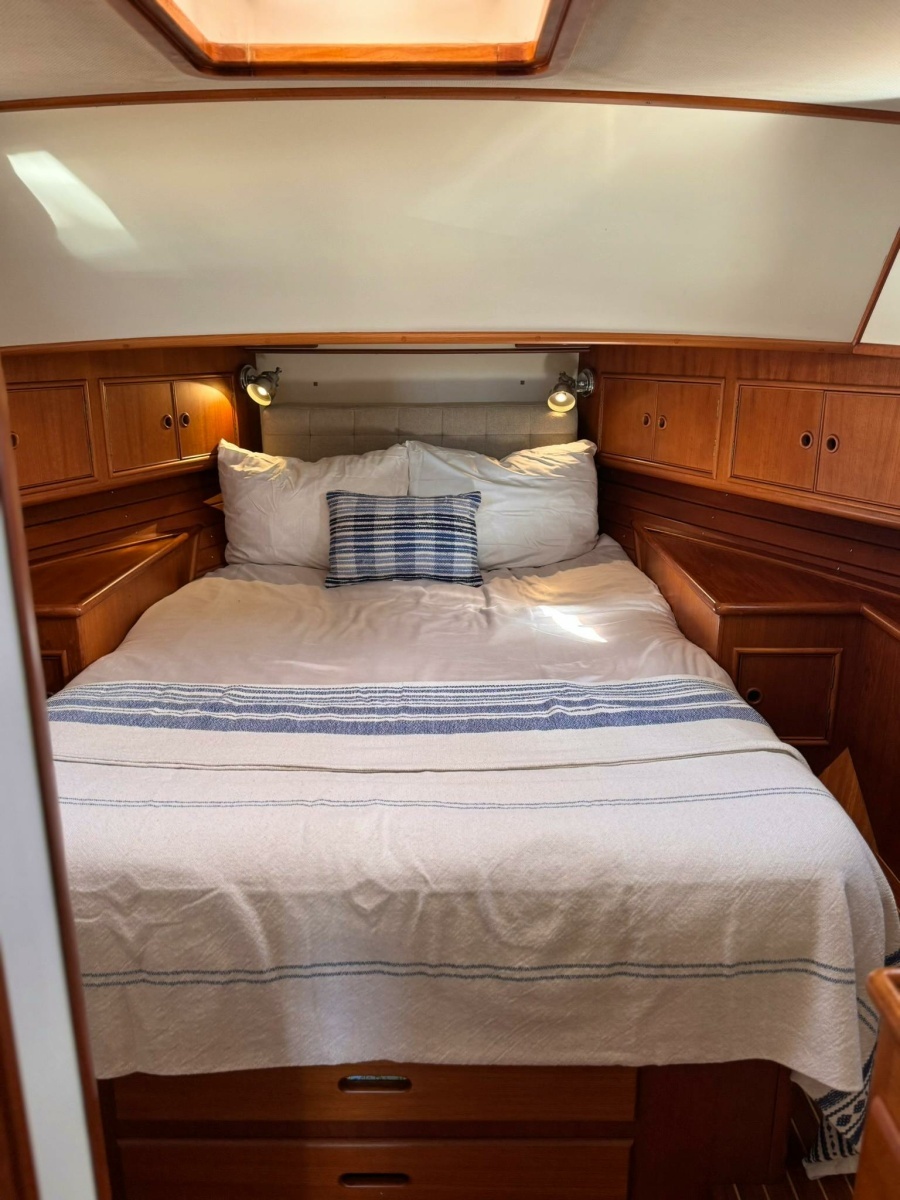 BALMY 38ft Grand Banks Yachts Yacht For Sale