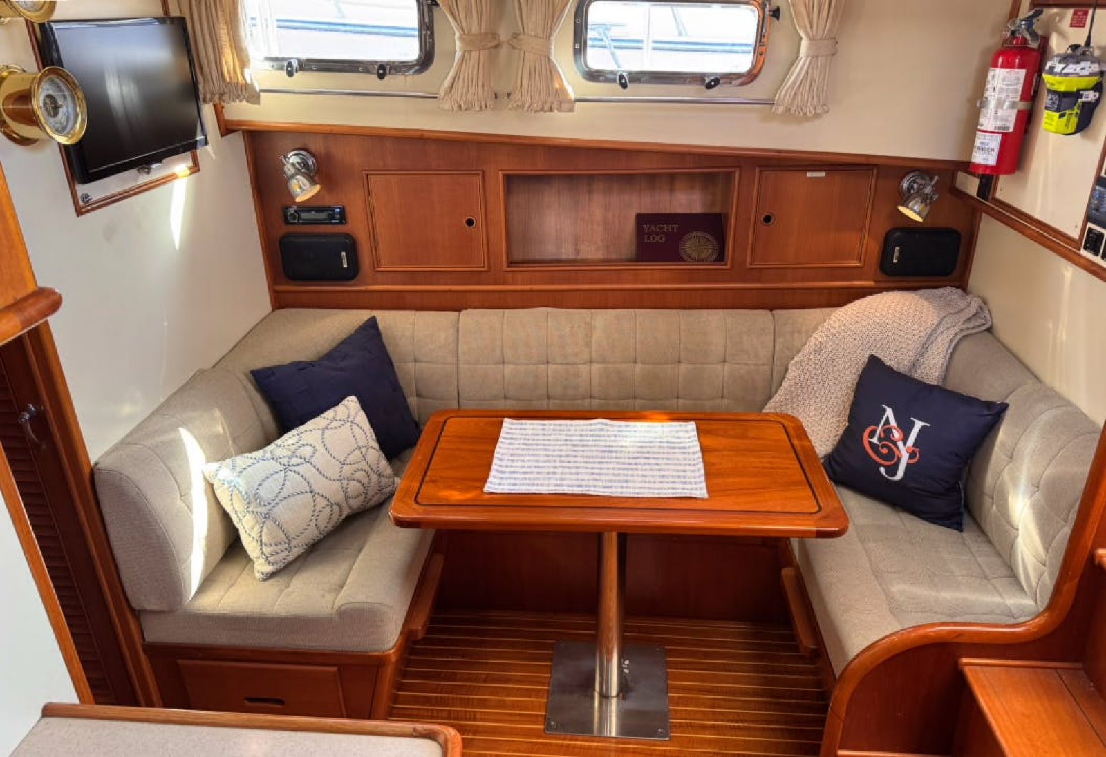 BALMY 38ft Grand Banks Yachts Yacht For Sale