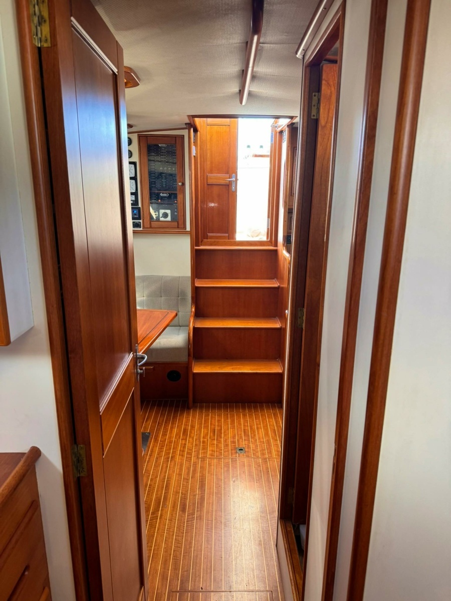 BALMY 38ft Grand Banks Yachts Yacht For Sale