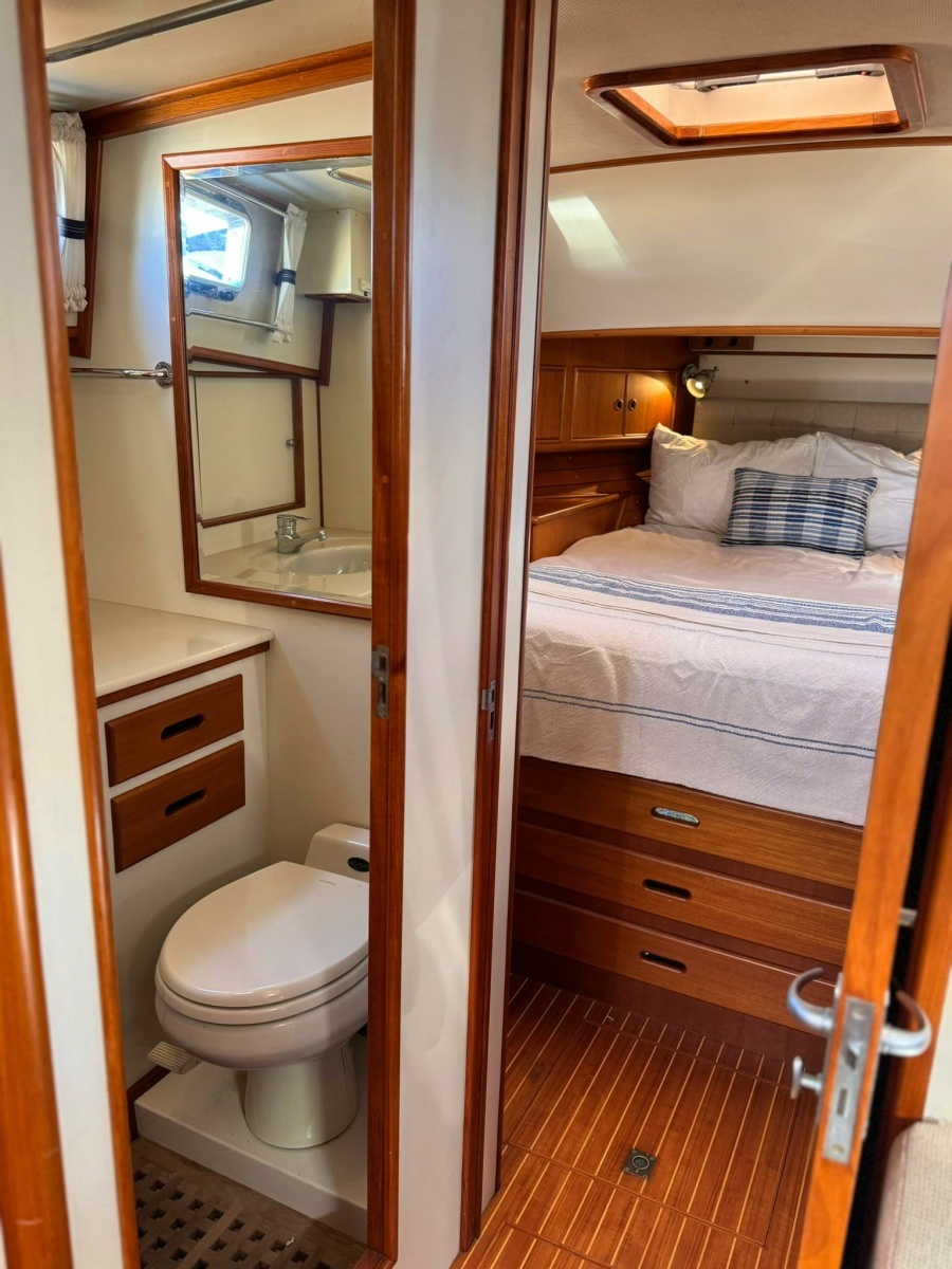 BALMY 38ft Grand Banks Yachts Yacht For Sale