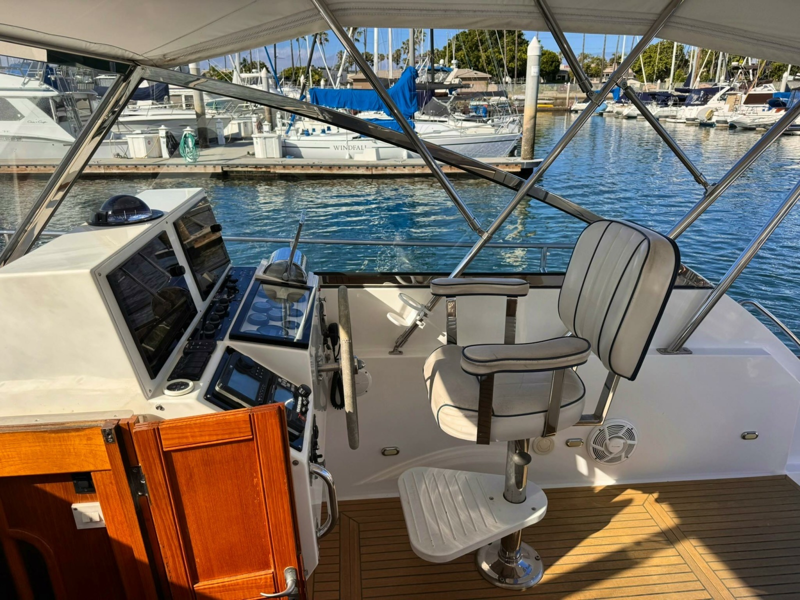 BALMY 38ft Grand Banks Yachts Yacht For Sale