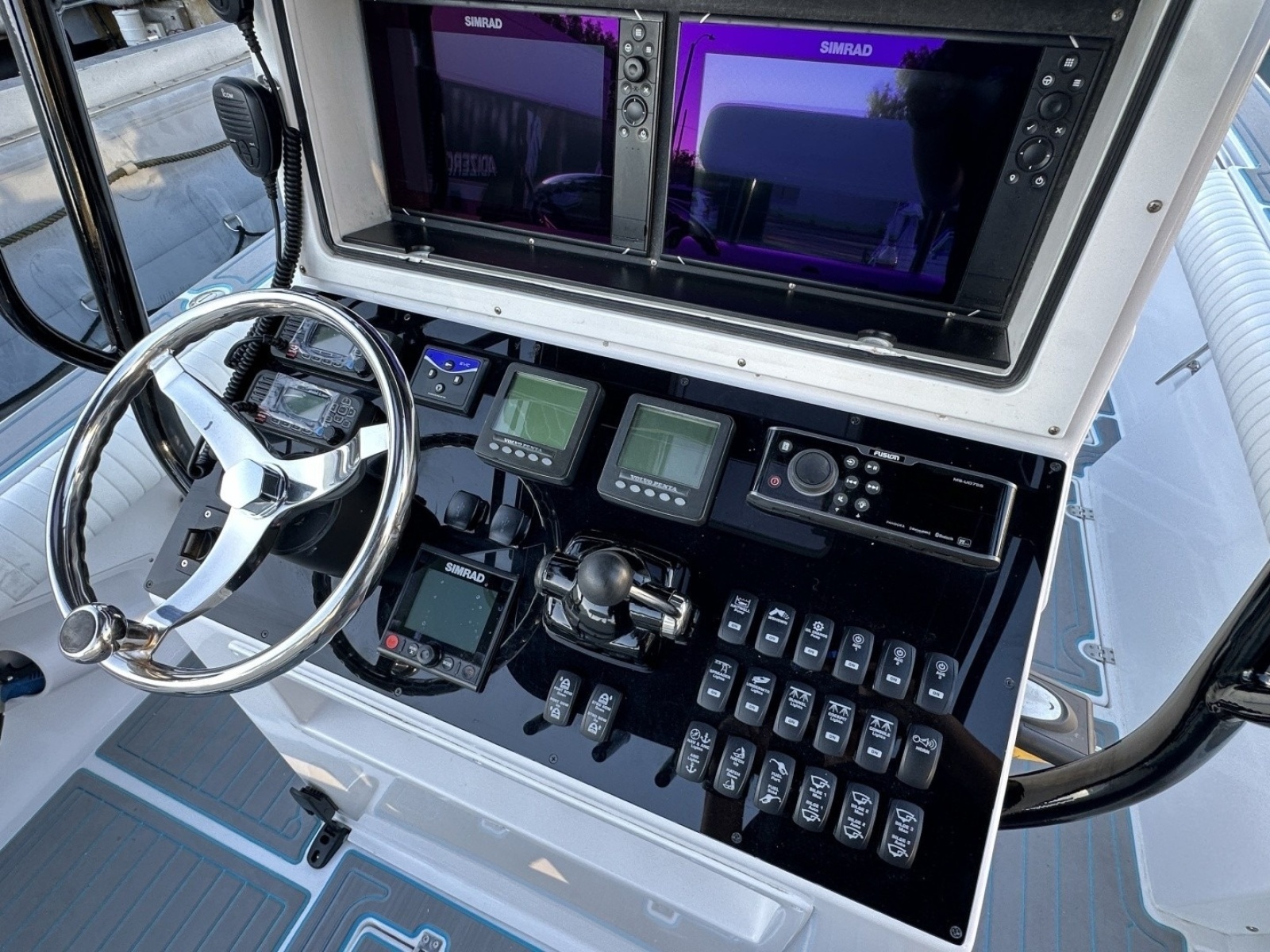 2006 Albin 26 Center Console