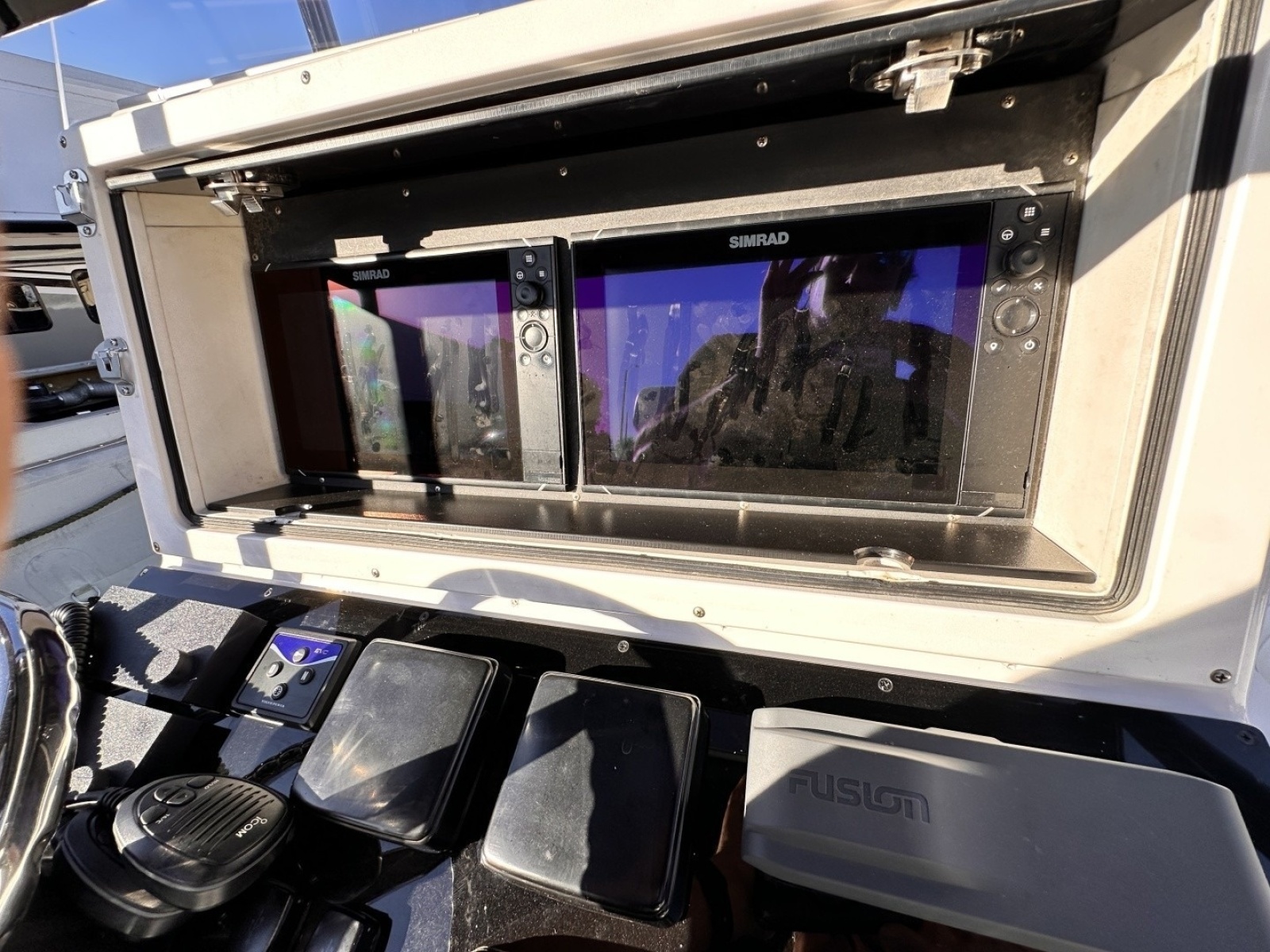 2006 Albin 26 Center Console
