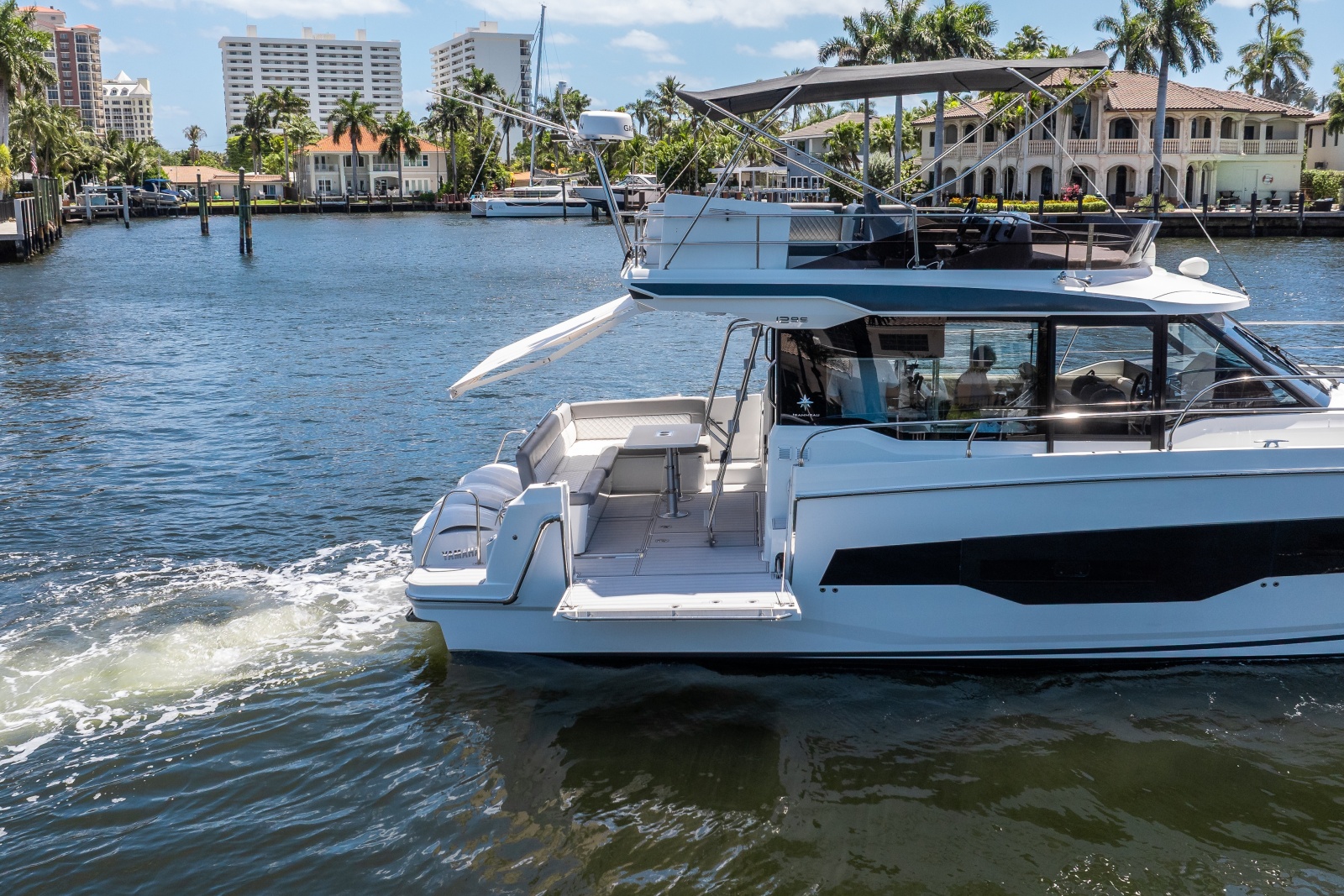 41' 2024 Jeanneau NC 1295 Fly