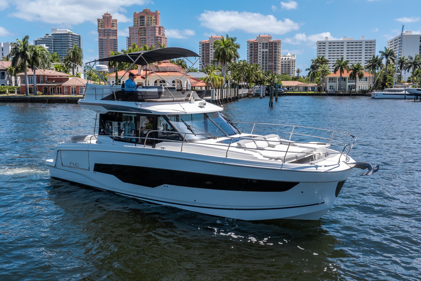 41' 2024 Jeanneau NC 1295 Fly