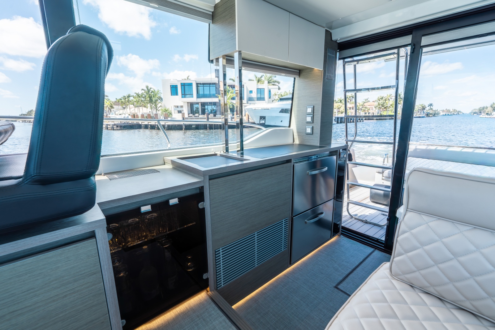 41' 2024 Jeanneau NC 1295 Fly