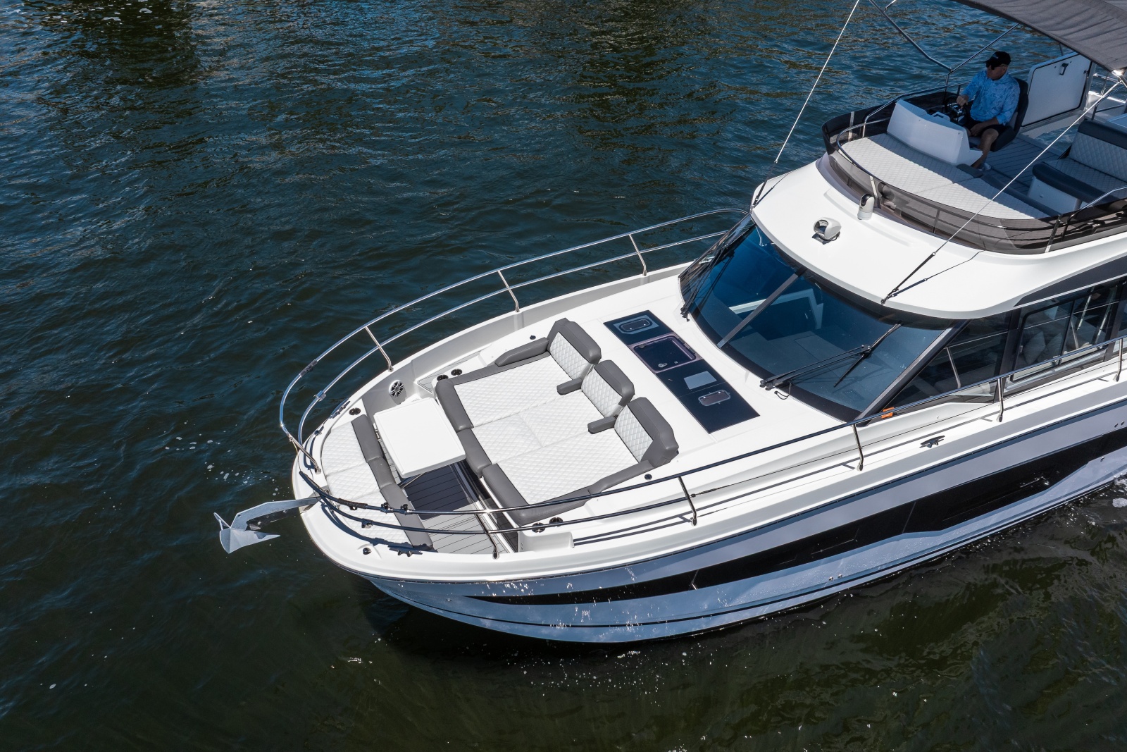 41' 2024 Jeanneau NC 1295 Fly