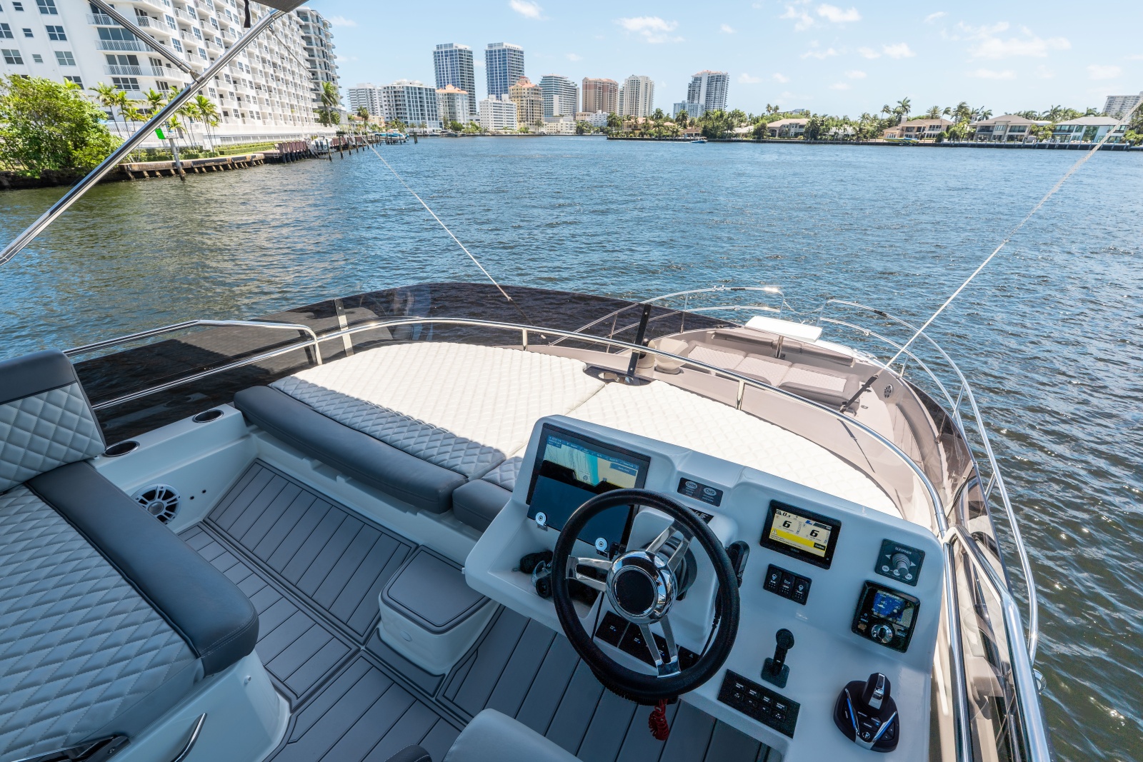 41' 2024 Jeanneau NC 1295 Fly