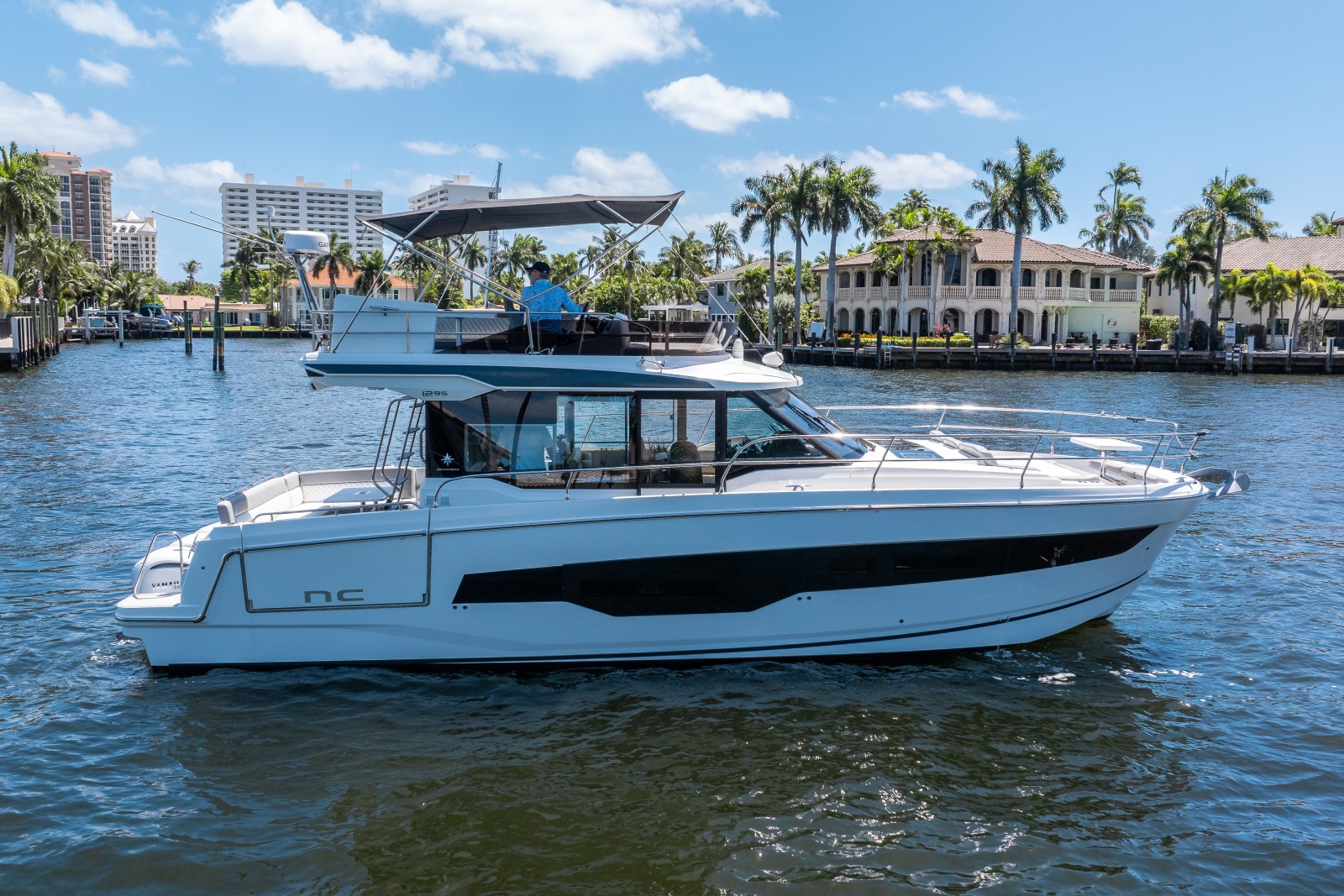 41' 2024 Jeanneau NC 1295 Fly