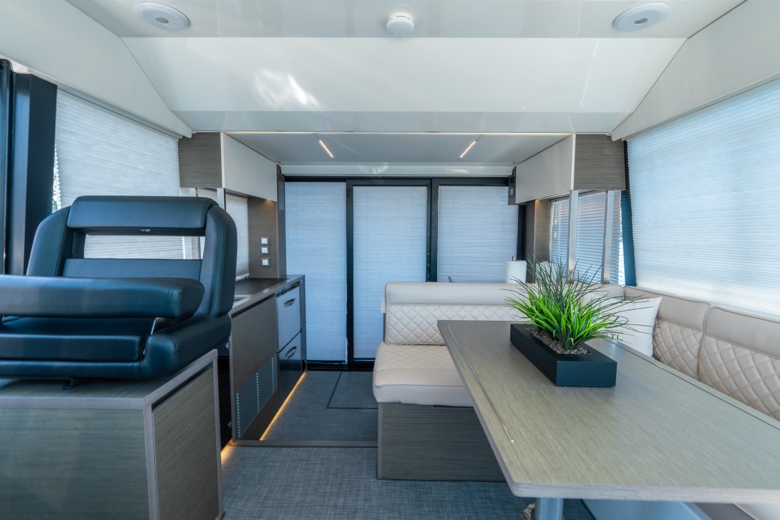 41' 2024 Jeanneau NC 1295 Fly