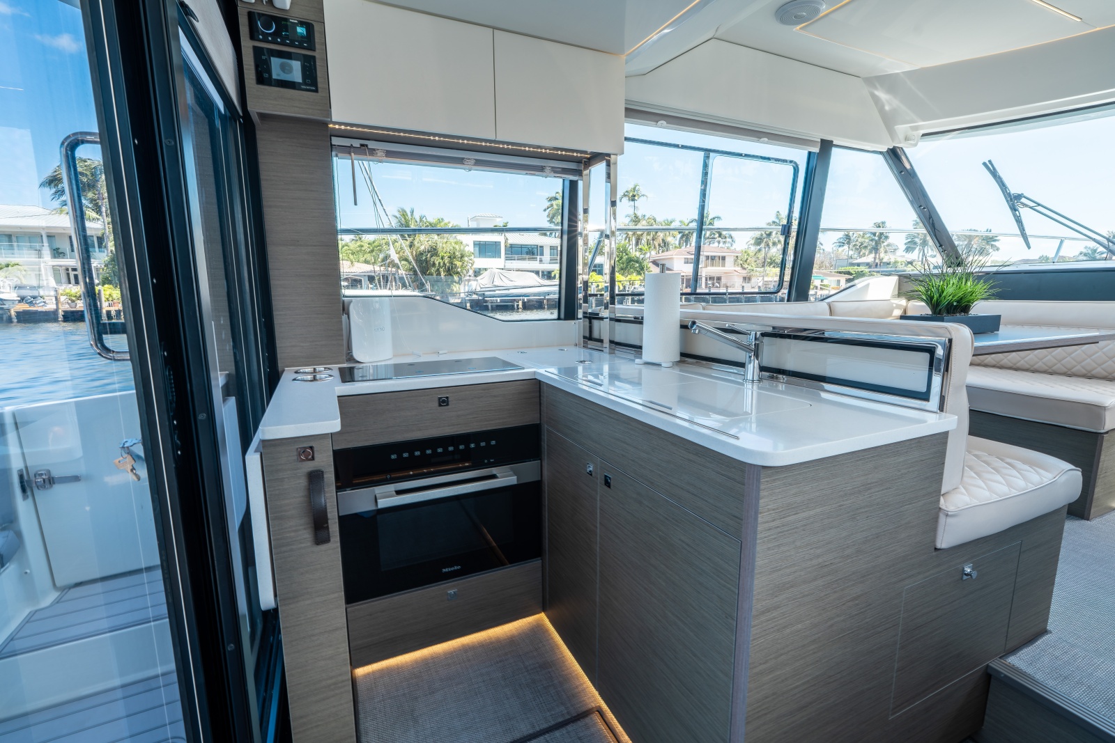 41' 2024 Jeanneau NC 1295 Fly