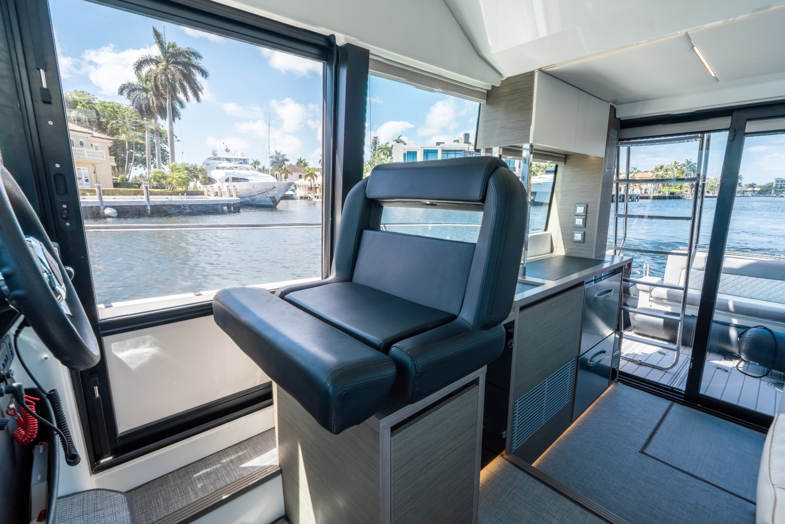 41' 2024 Jeanneau NC 1295 Fly
