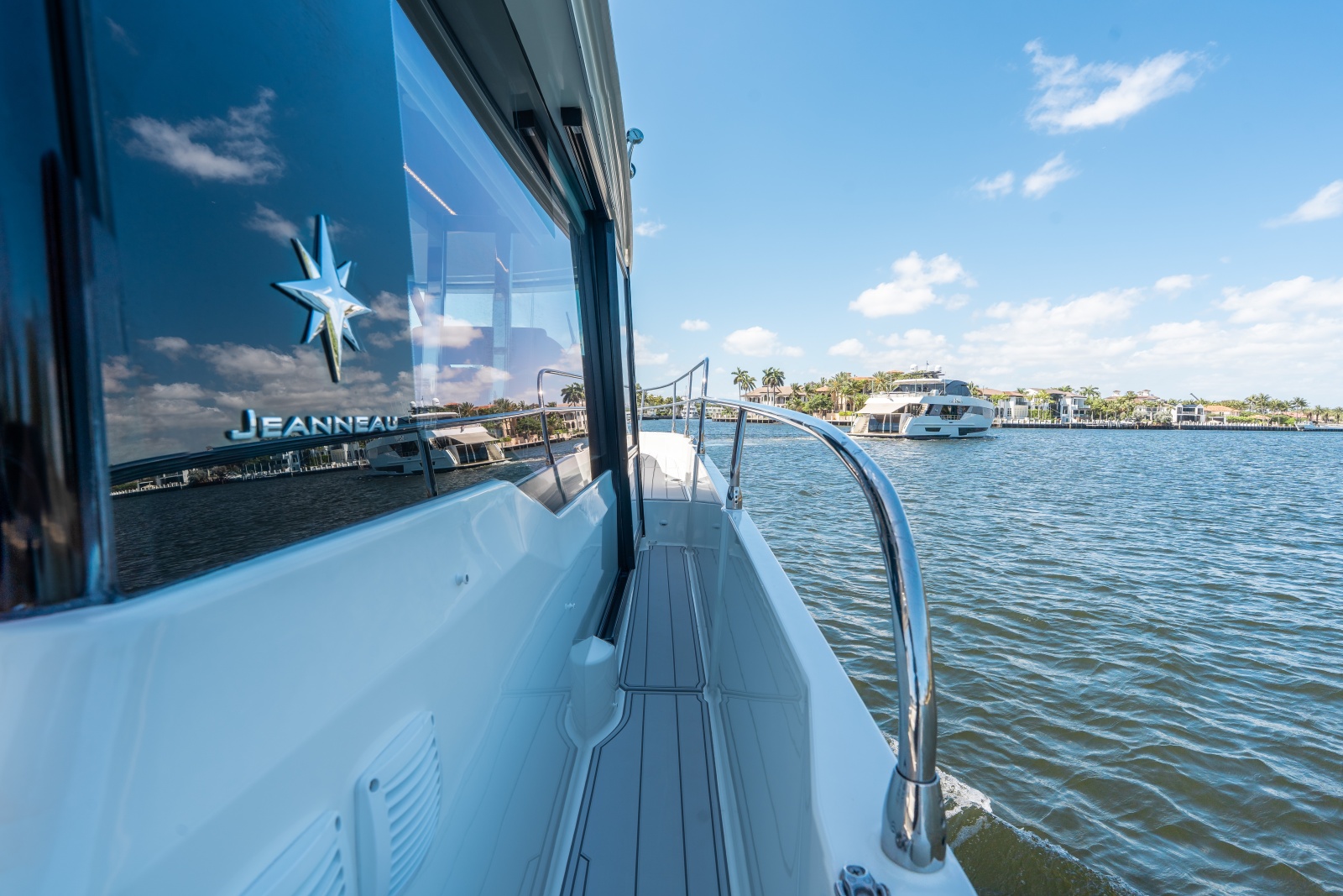41' 2024 Jeanneau NC 1295 Fly