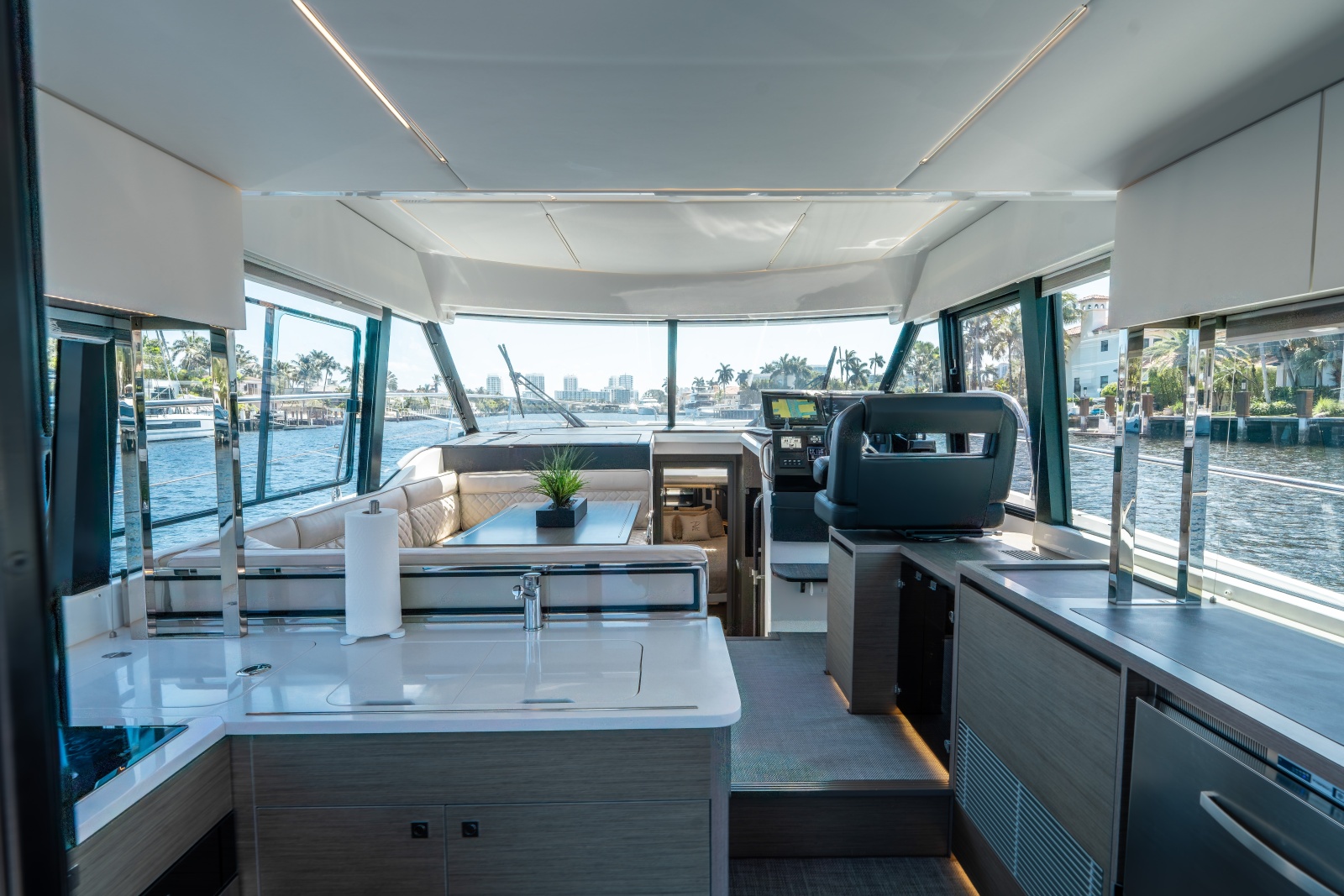 41' 2024 Jeanneau NC 1295 Fly