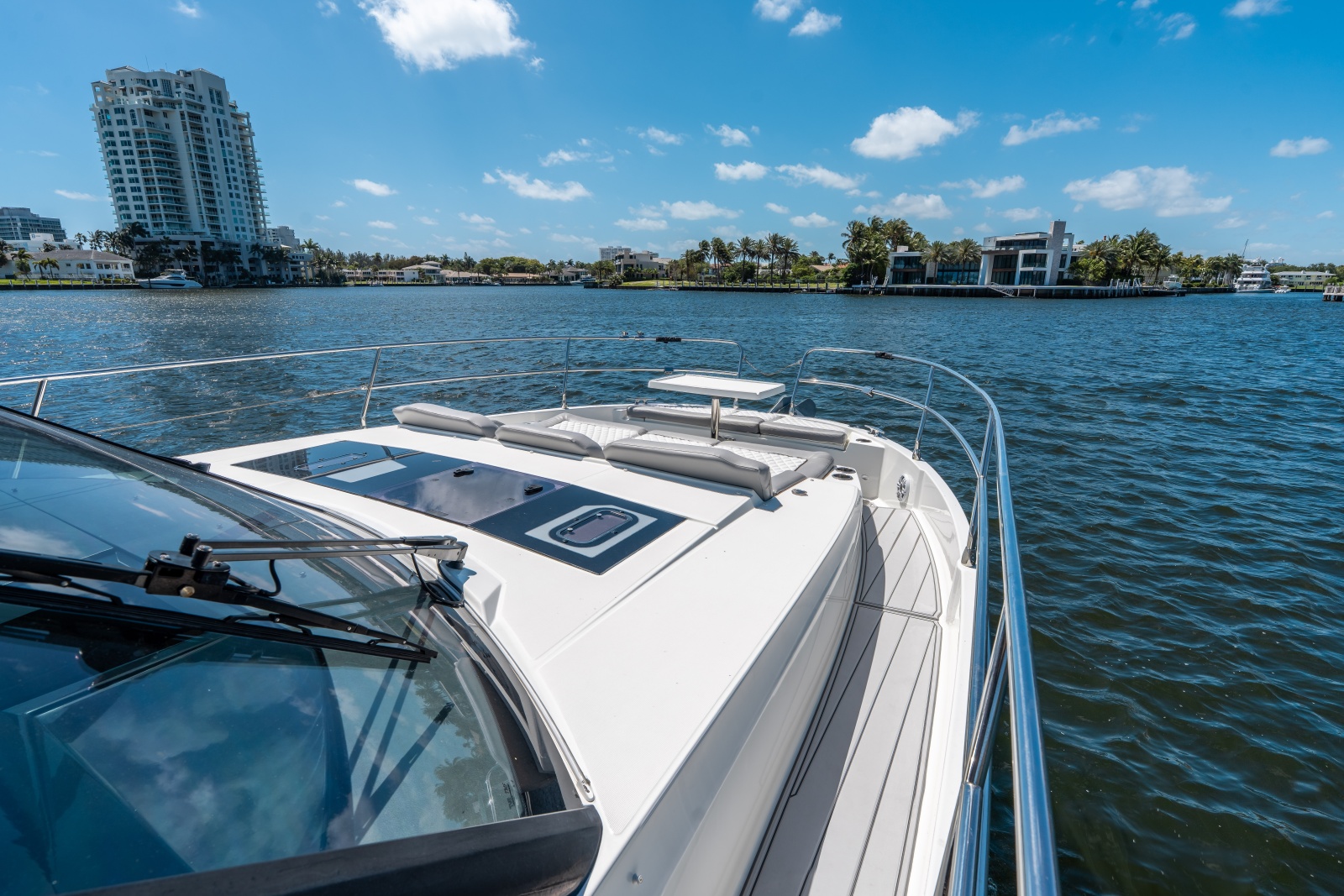 41' 2024 Jeanneau NC 1295 Fly