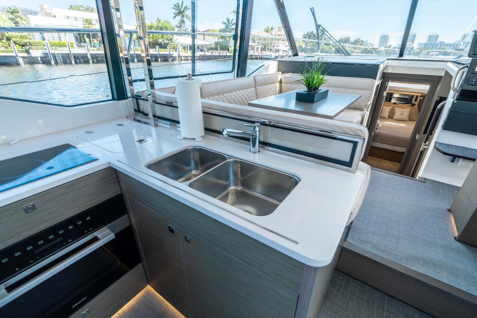 41' 2024 Jeanneau NC 1295 Fly