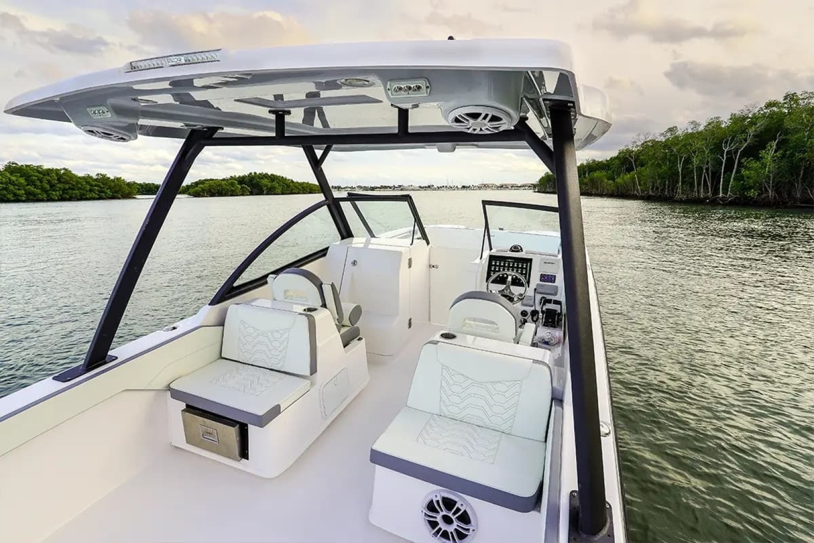 28' 2026 Twin Vee 280 GFX2 DC