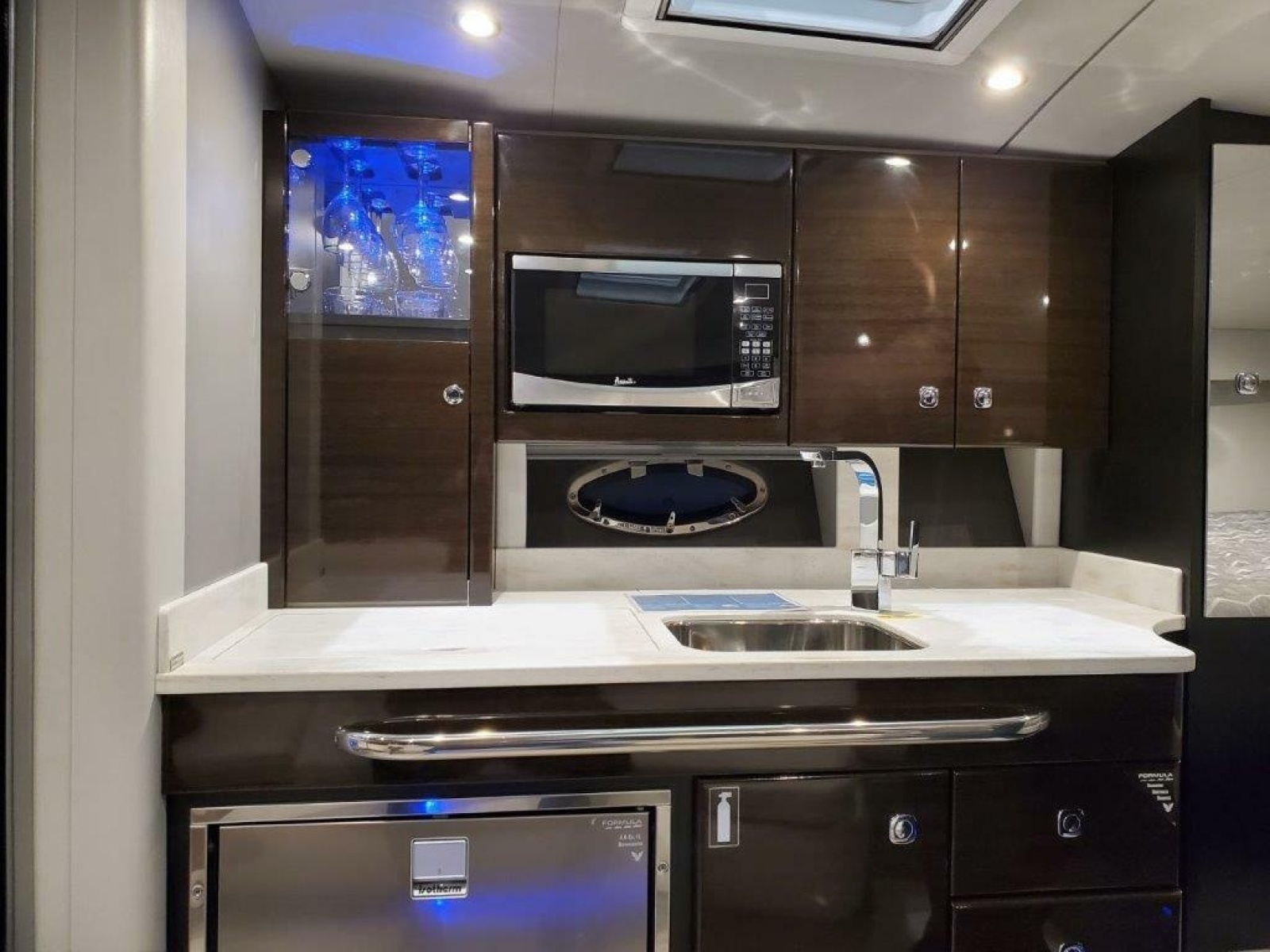 Formula 34 CLAIR DE LUNE - Galley