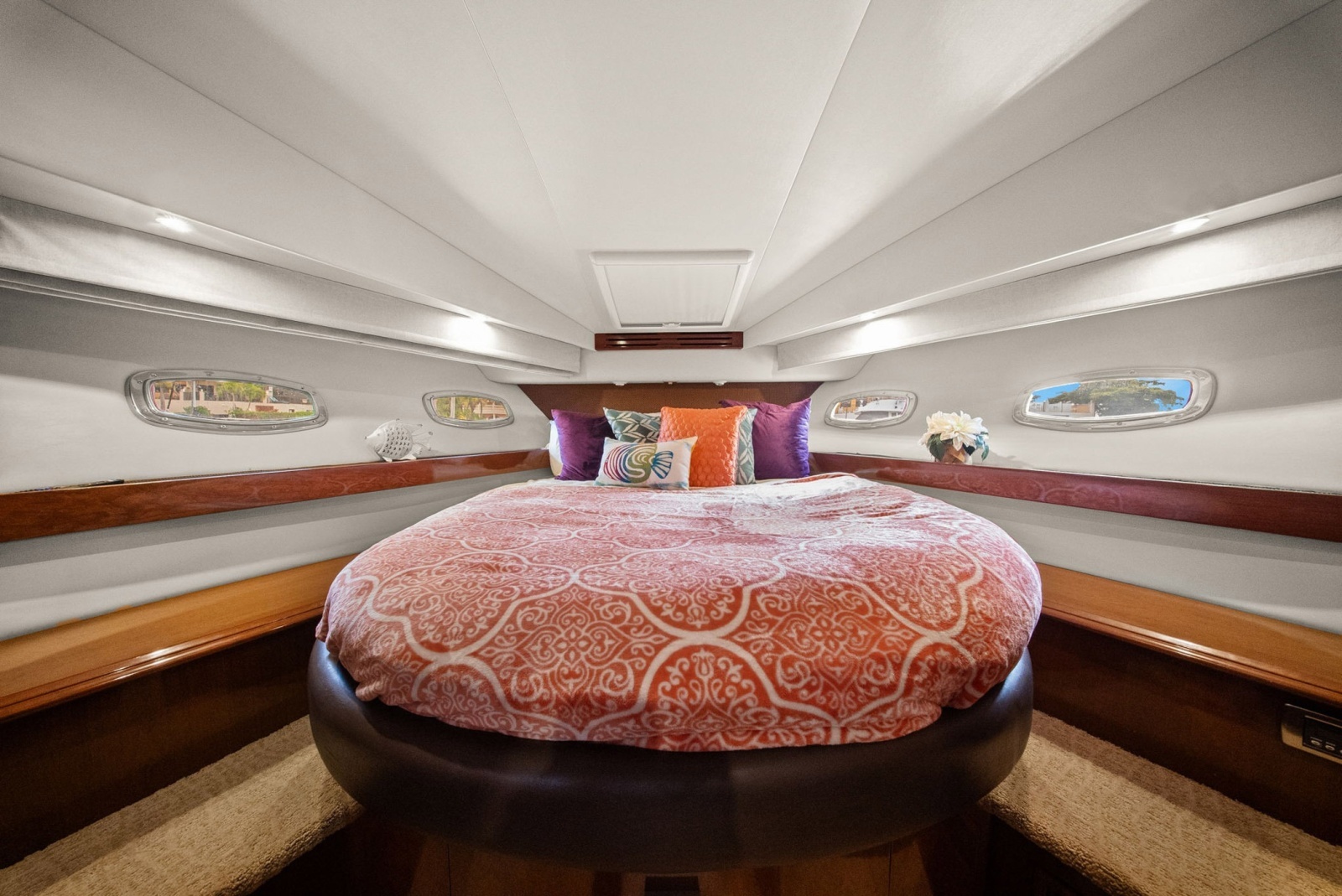 LADY CAPE 56ft Carver Yacht For Sale