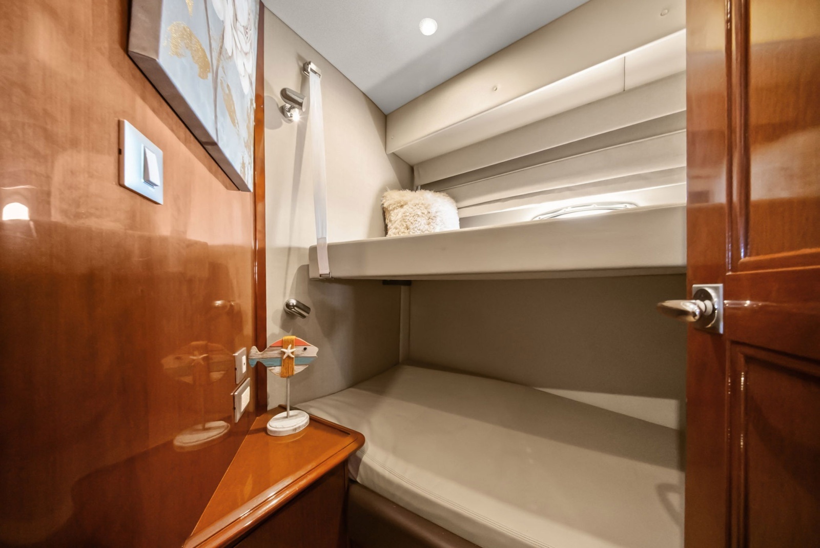 LADY CAPE 56ft Carver Yacht For Sale