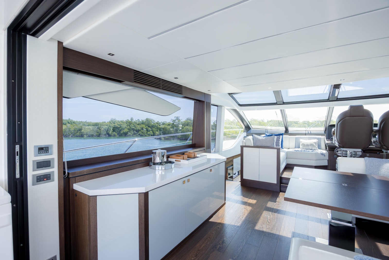 74' 2020 Sunseeker PREDATOR 74 XPS