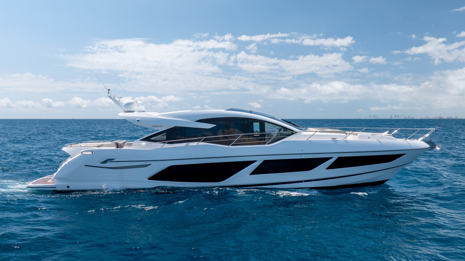 74' 2020 Sunseeker PREDATOR 74 XPS