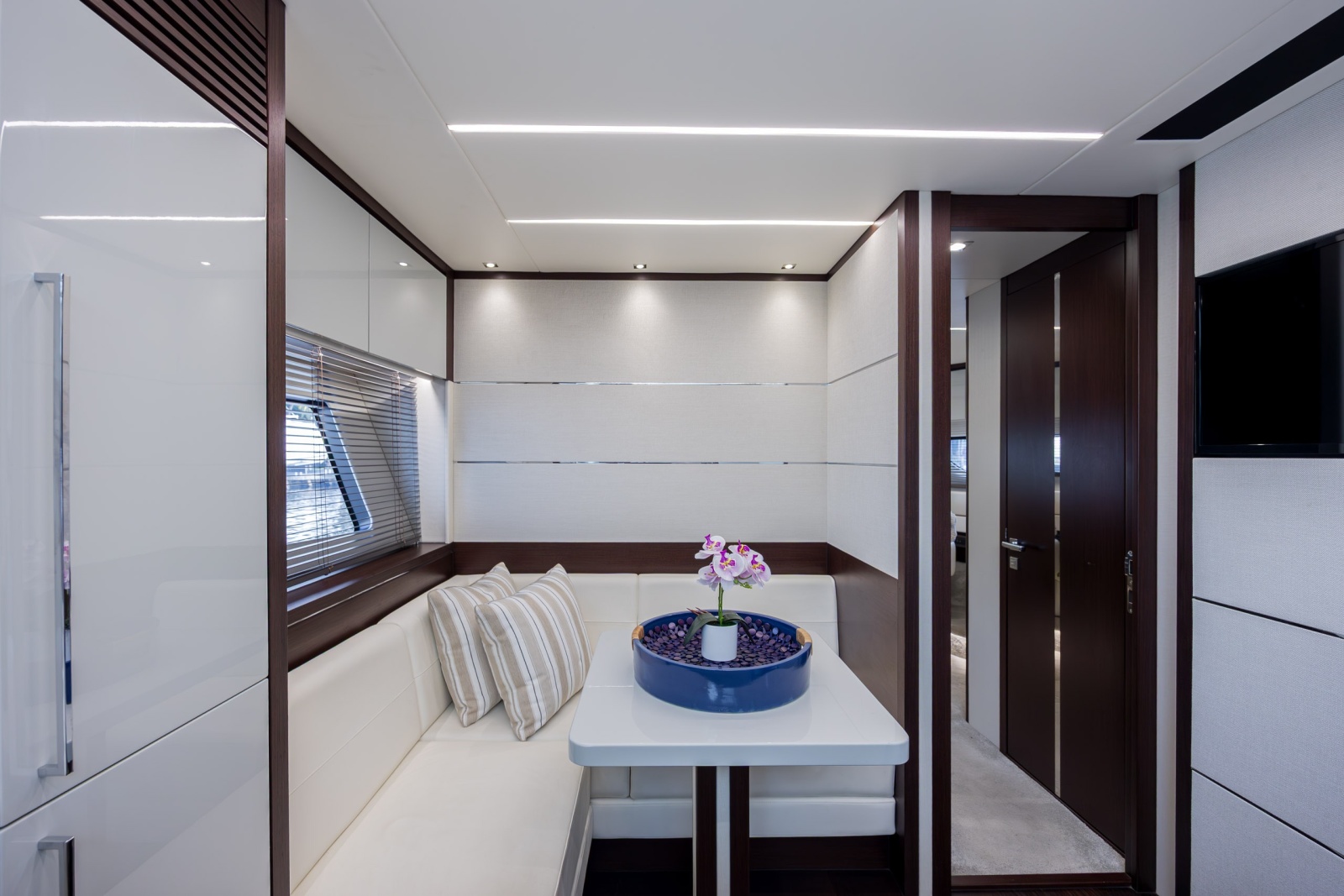 74' 2020 Sunseeker PREDATOR 74 XPS