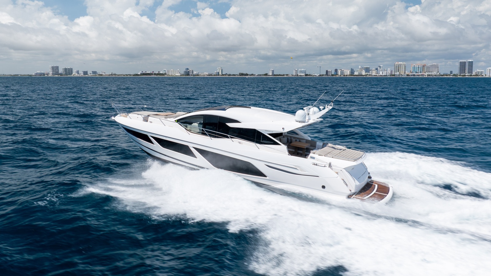 74' 2020 Sunseeker PREDATOR 74 XPS