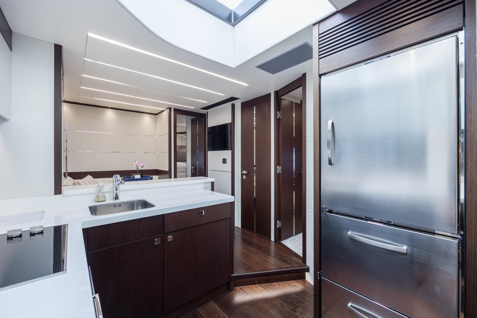 74' 2020 Sunseeker PREDATOR 74 XPS