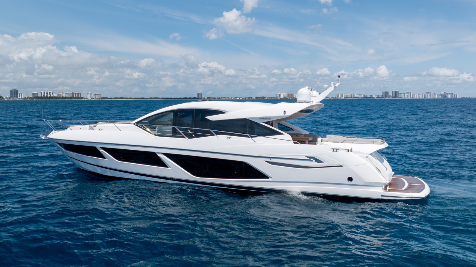 74' 2020 Sunseeker PREDATOR 74 XPS