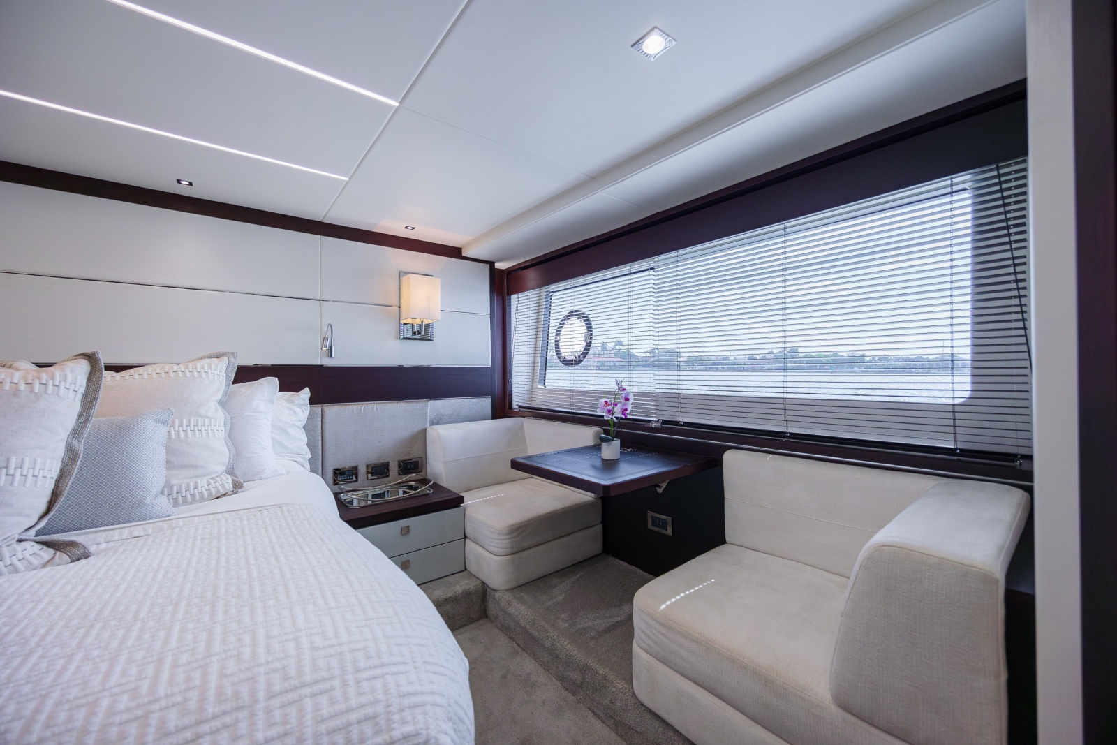 74' 2020 Sunseeker PREDATOR 74 XPS