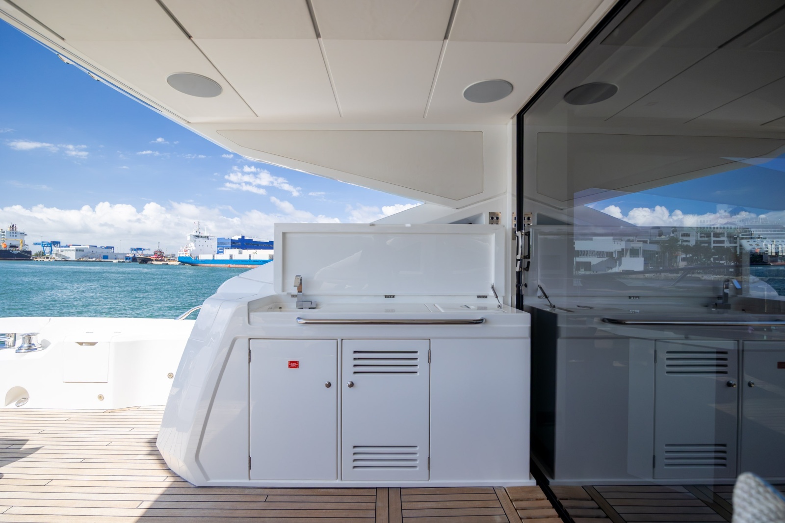 74' 2020 Sunseeker PREDATOR 74 XPS