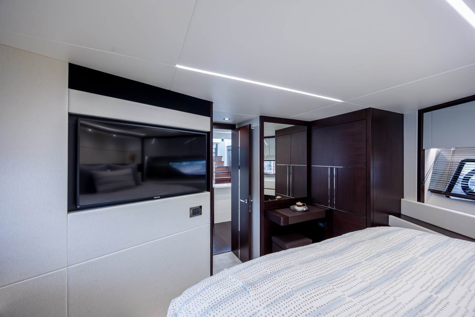 2020 Sunseeker PREDATOR 74 XPS