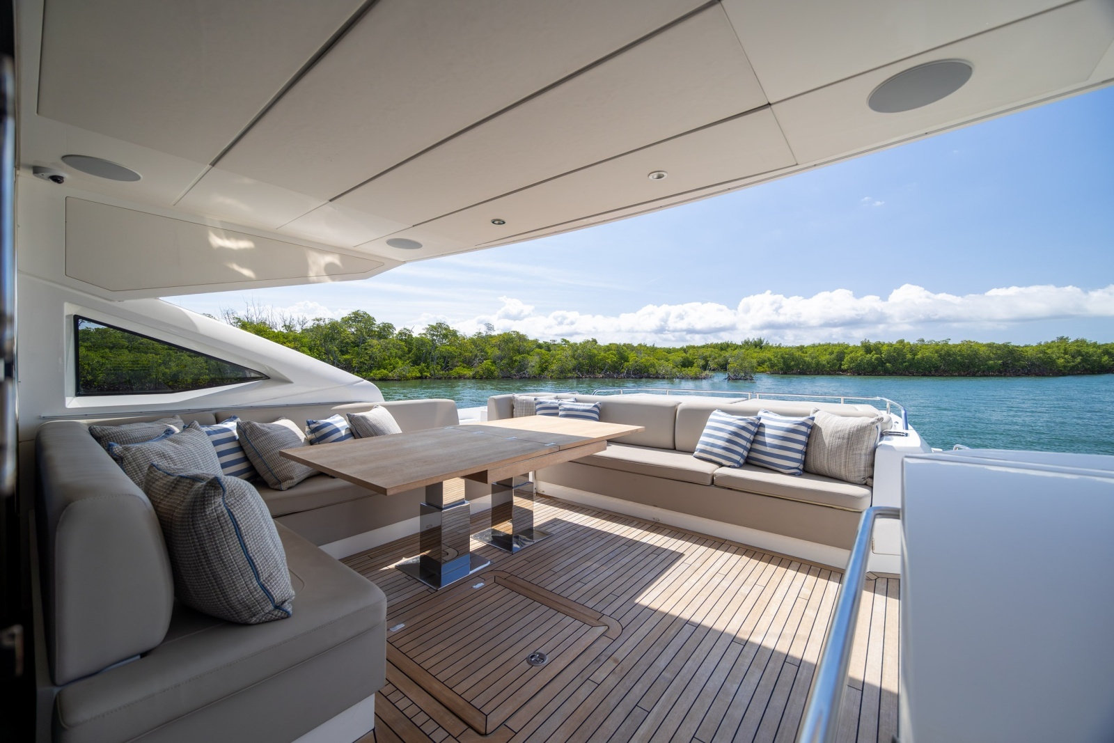 2020 Sunseeker PREDATOR 74 XPS