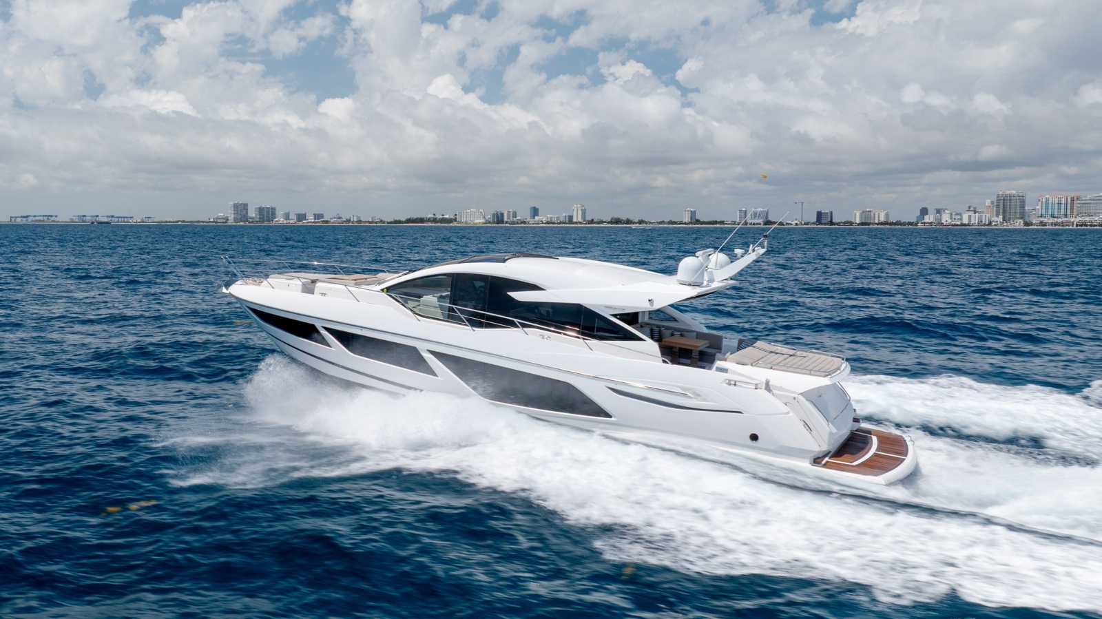 74' 2020 Sunseeker PREDATOR 74 XPS