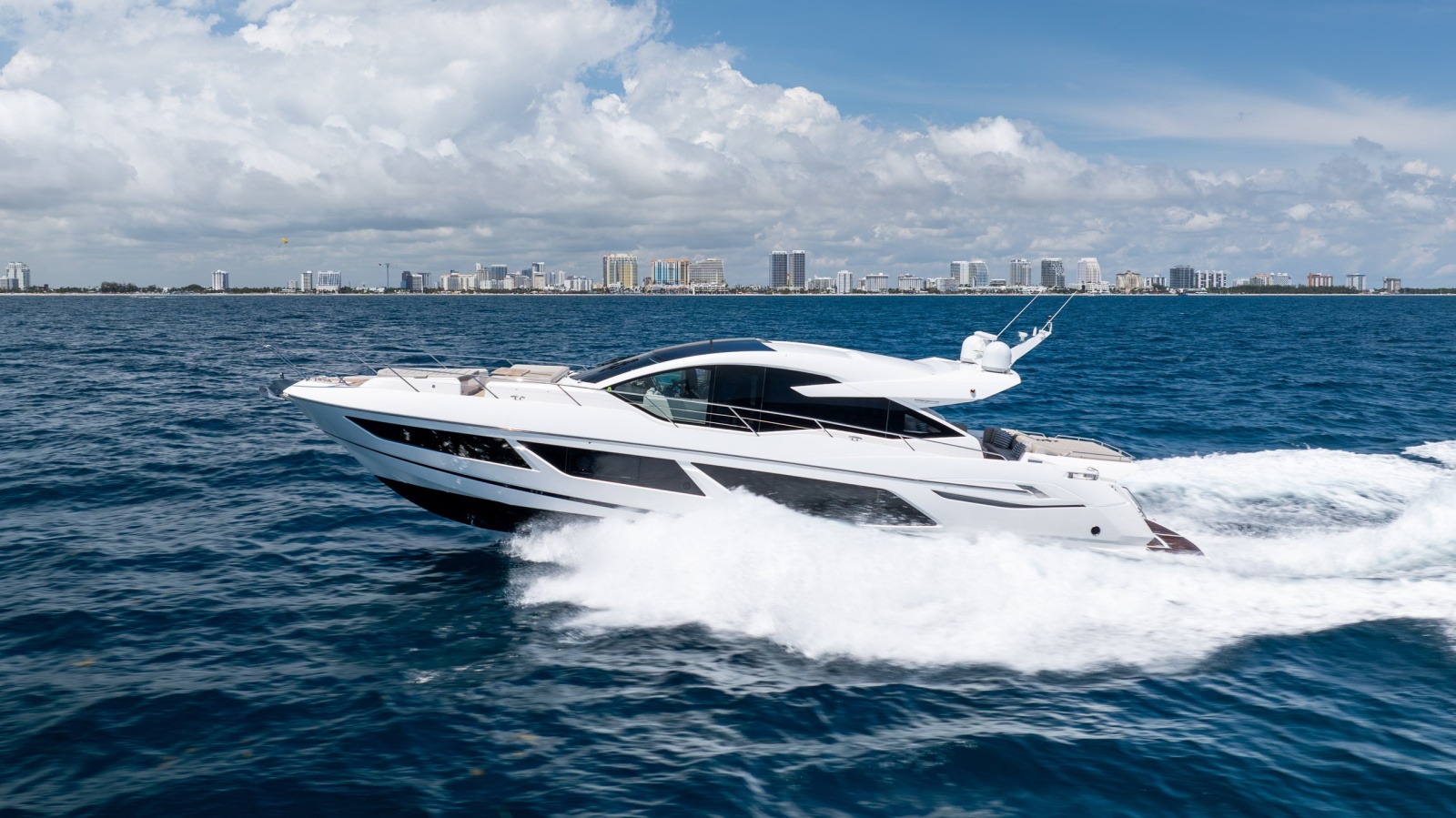 74' 2020 Sunseeker PREDATOR 74 XPS