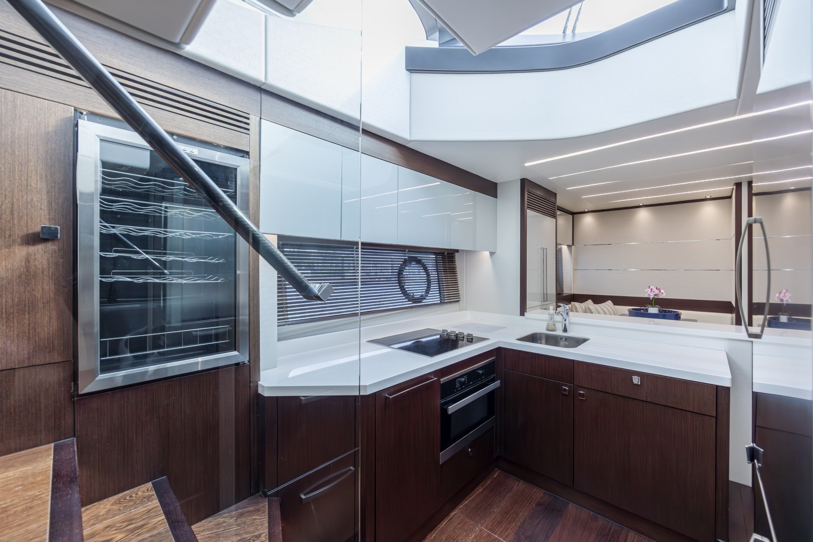 74' 2020 Sunseeker PREDATOR 74 XPS