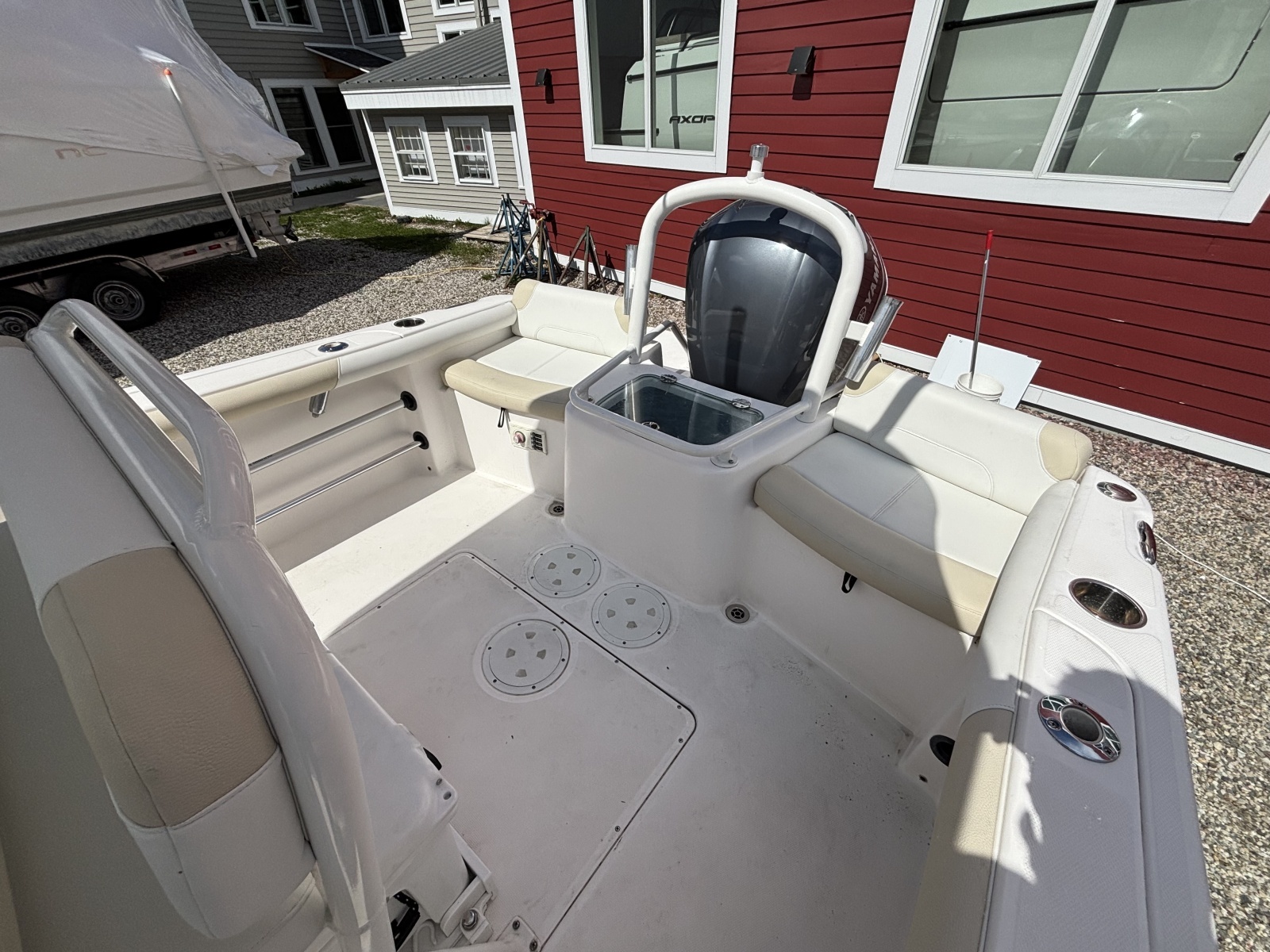 2011 Everglades Everglades 230 CC