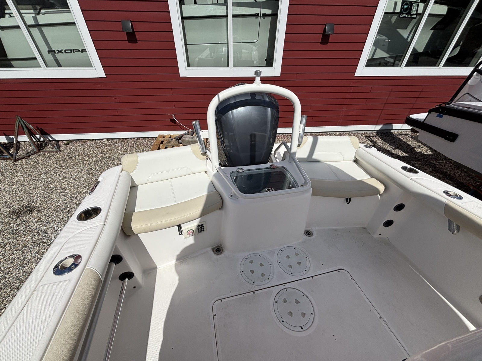 2011 Everglades Everglades 230 CC