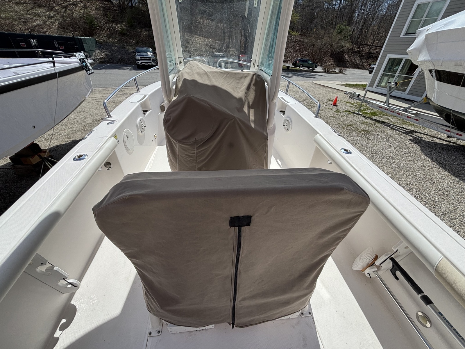 2011 Everglades Everglades 230 CC