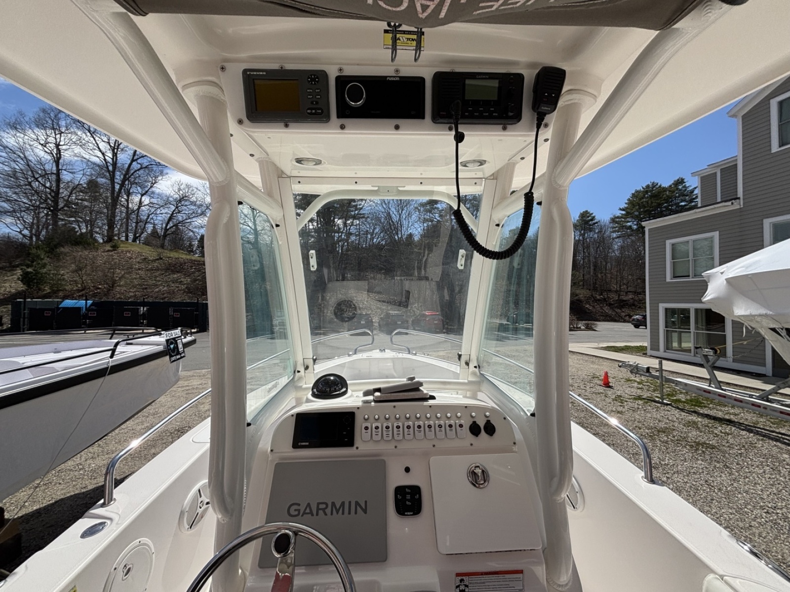 2011 Everglades Everglades 230 CC