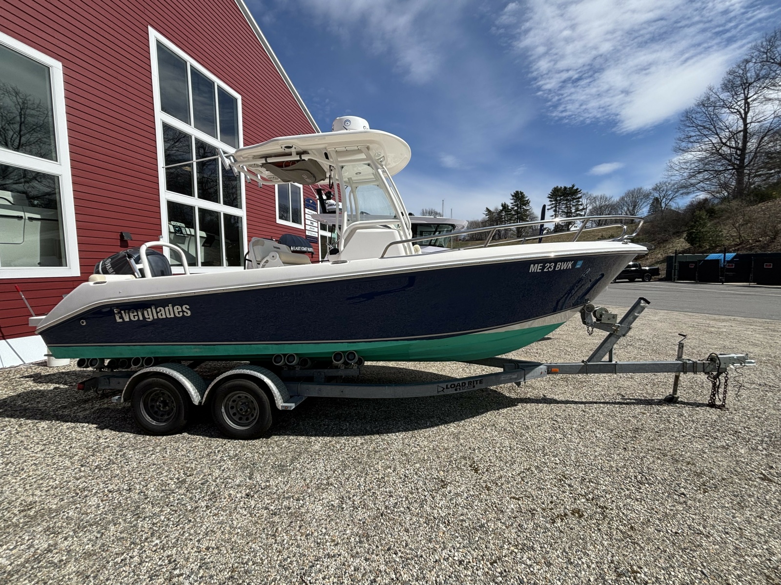 23' 2011 Everglades Everglades 230 CC