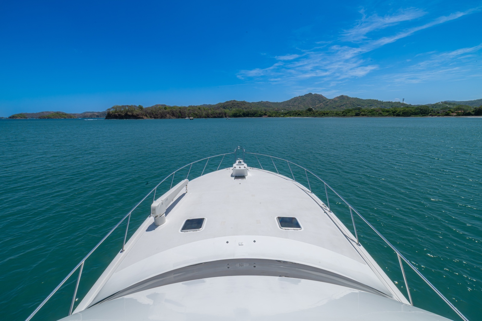 2005 Viking 61 Convertible Bow