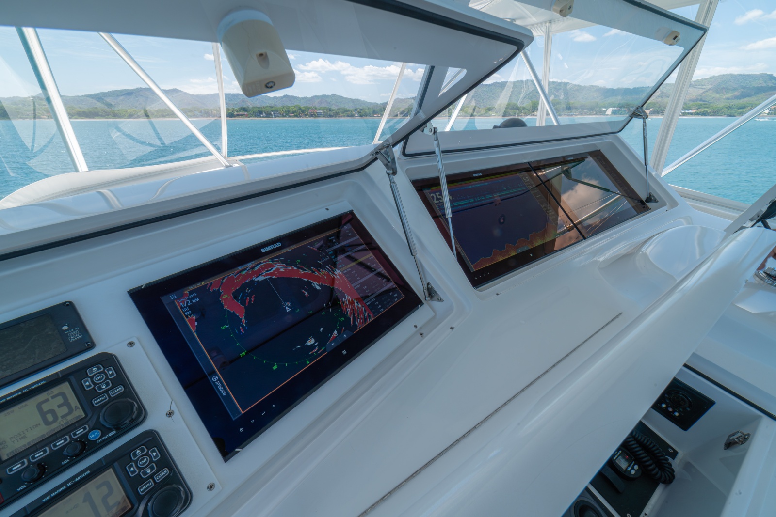 2005 Viking 61 Convertible  Flybridge