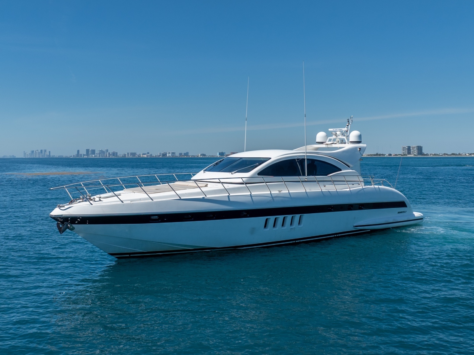 72ft Mangusta Yacht For Sale